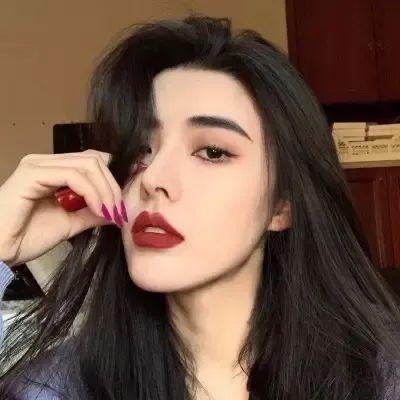 不相信人类的冒险者们好像要去拯救世界